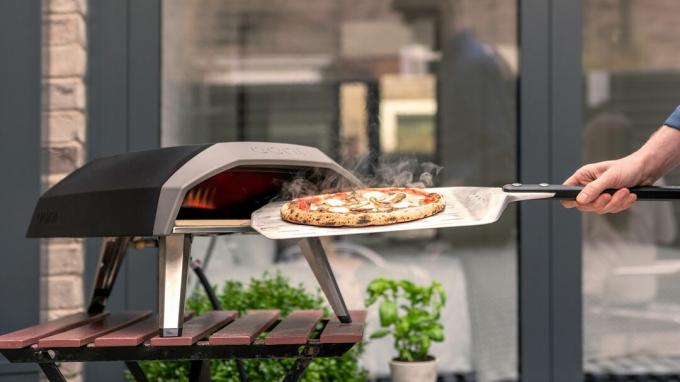 Sage The Smart Oven Pizzaiolo vs Ooni Koda 12