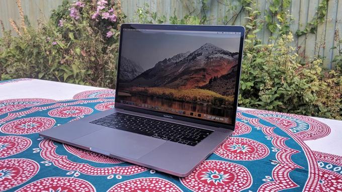 15-tolline MacBook Pro