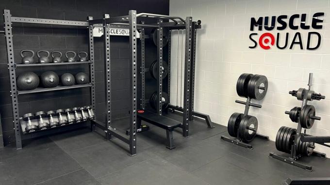 MuscleSquad Phase 3 Full Power Rack във фитнес зала