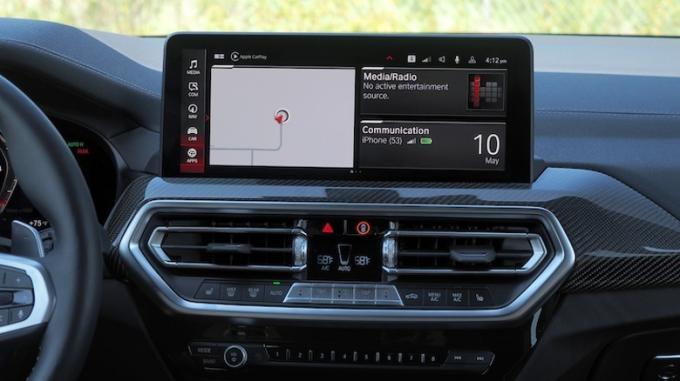 Информационно-развлекателен екран на BMW